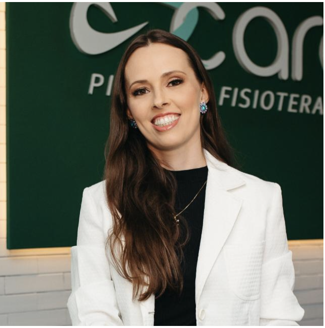 Gestor de clínica que participa do programa FEO para Clínicas — Gestora de Clínica