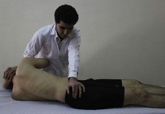 Figura 8. Manipulação da articulação SI. Fonte: Kamali et al, 2011.